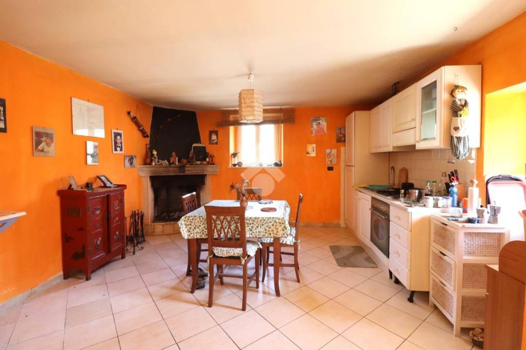 casa indipendente in vendita a Terni in zona Vocabolo Valenza