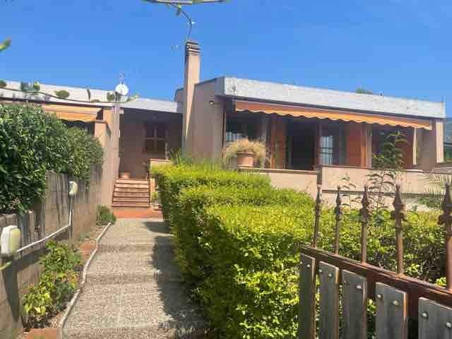 casa indipendente in vendita a Terni in zona Rivo