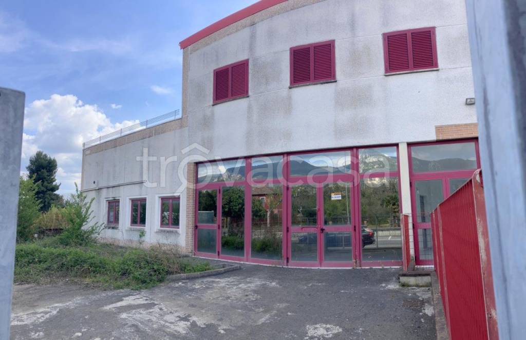 locale commerciale in vendita a Terni in zona Gabelletta