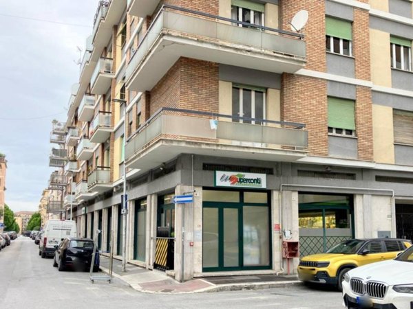 negozio in vendita a Terni in zona Centro Città