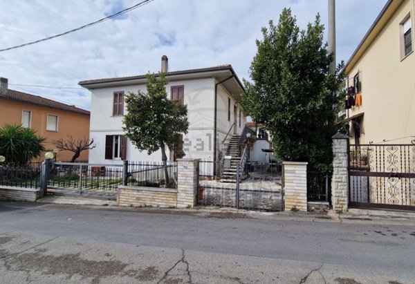 appartamento in vendita a Terni in zona Centro Città