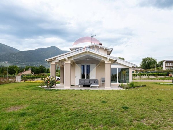 casa indipendente in vendita a Terni in zona Piedimonte