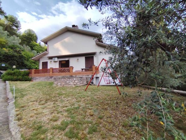 casa indipendente in vendita a Terni in zona Papigno
