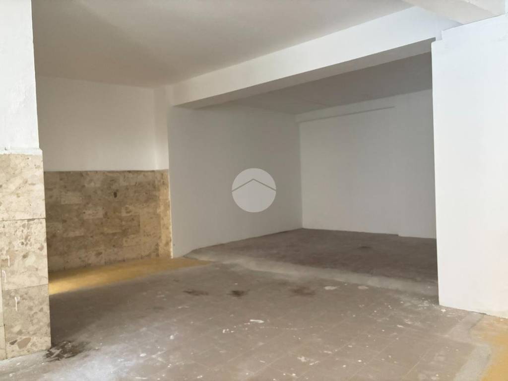 negozio in vendita a Terni in zona Centro Città