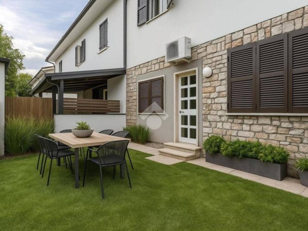 casa indipendente in vendita a Terni in zona Centro Città