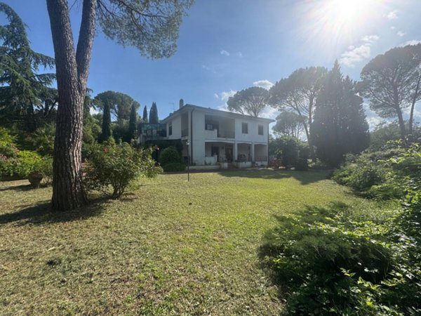 casa indipendente in vendita a Terni