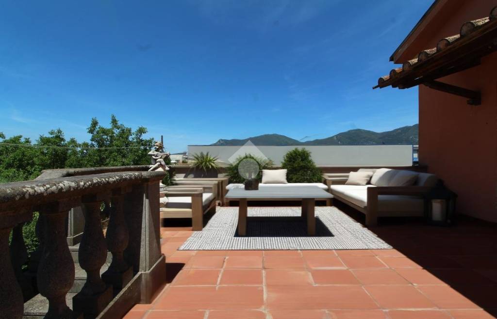 casa indipendente in vendita a Terni in zona Centro Città