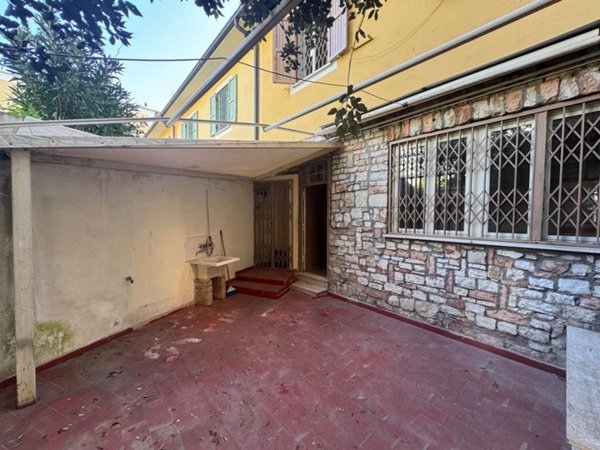 casa indipendente in vendita a Terni