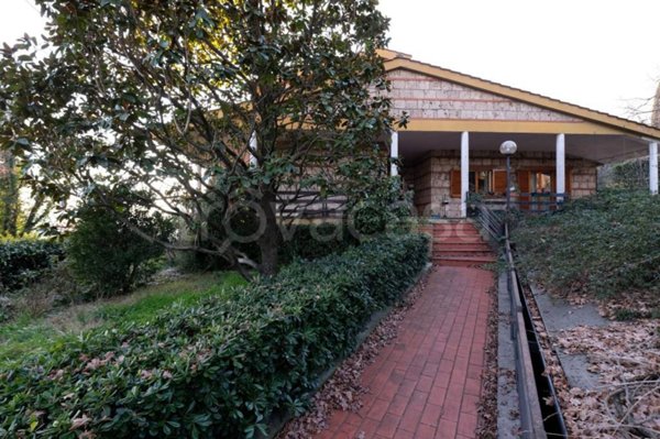 casa indipendente in vendita a Terni