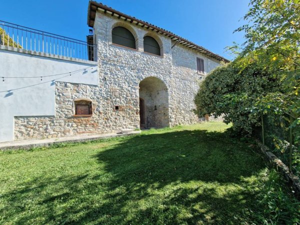 casa indipendente in vendita a Terni in zona Rivo
