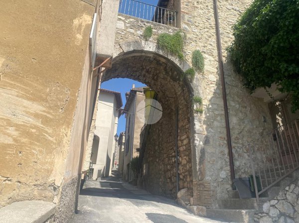 casa indipendente in vendita a Terni in zona Rivo