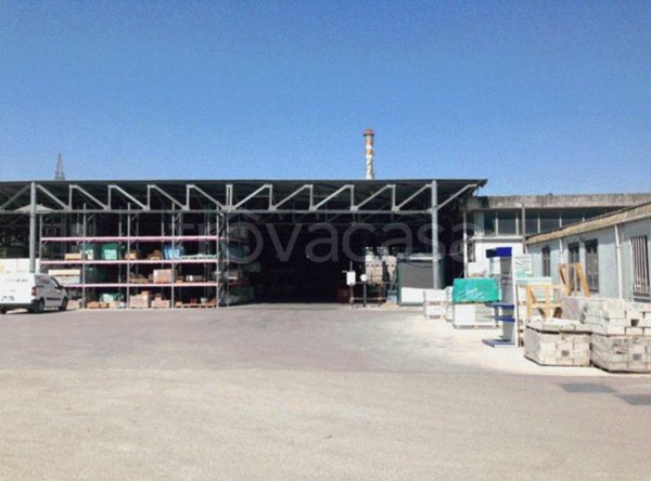 capannone in vendita a Terni