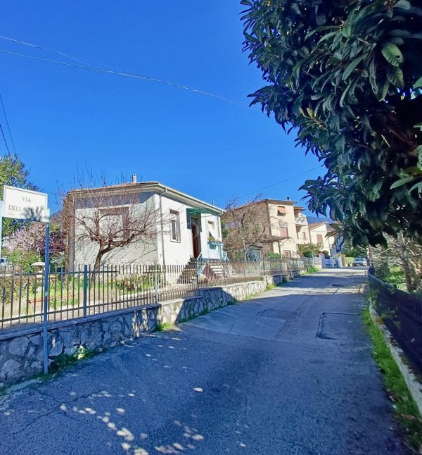 casa indipendente in vendita a Terni in zona Rivo
