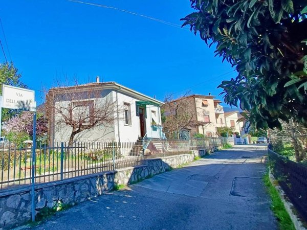 casa indipendente in vendita a Terni in zona Rivo