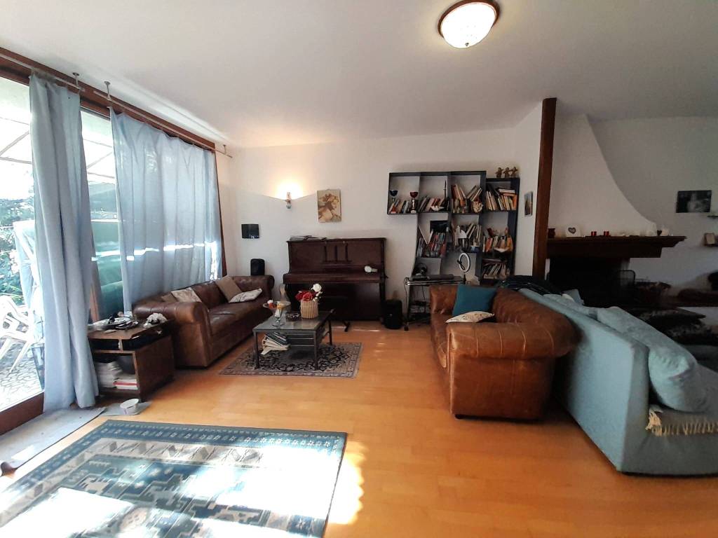 casa indipendente in vendita a Terni in zona Marmore