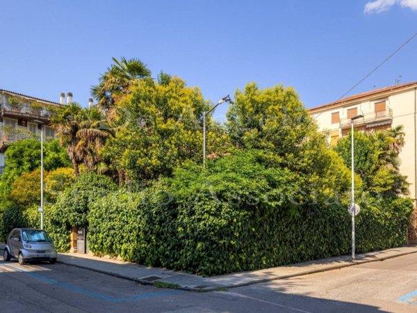 casa indipendente in vendita a Terni in zona Centro Città