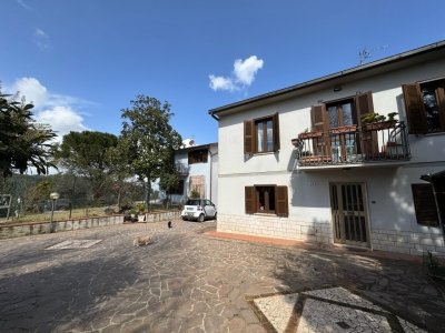 intera palazzina in vendita a Terni in zona Poscargano