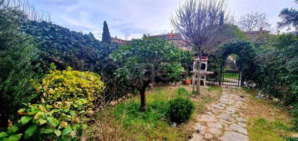 casa indipendente in vendita a Terni in zona Centro Città