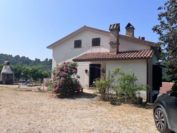 casa indipendente in vendita a Terni in zona Centro Città