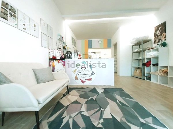 locale commerciale in vendita a Terni