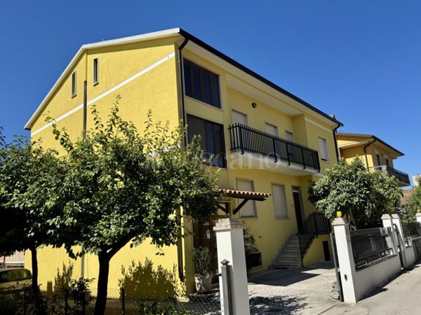 casa indipendente in vendita a Terni in zona Rivo