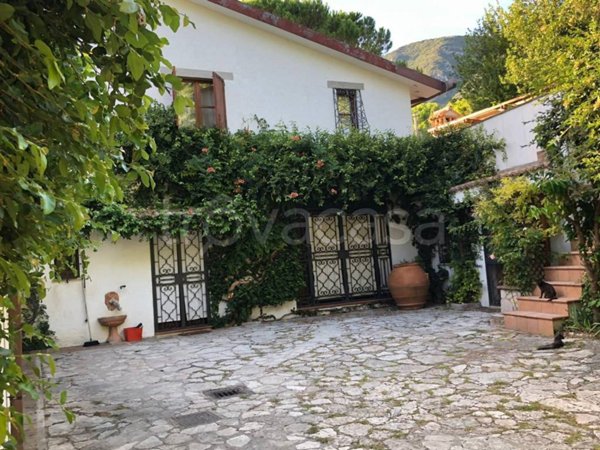 casa indipendente in vendita a Terni in zona Piedimonte