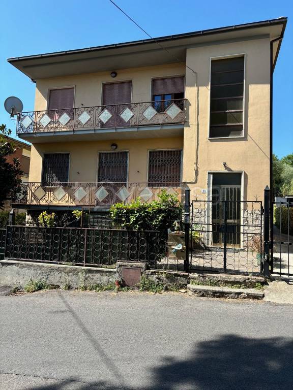 casa indipendente in vendita a Terni