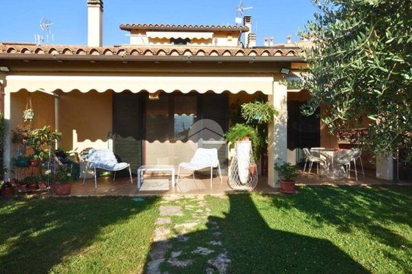 casa indipendente in vendita a Terni in zona Vocabolo Valenza