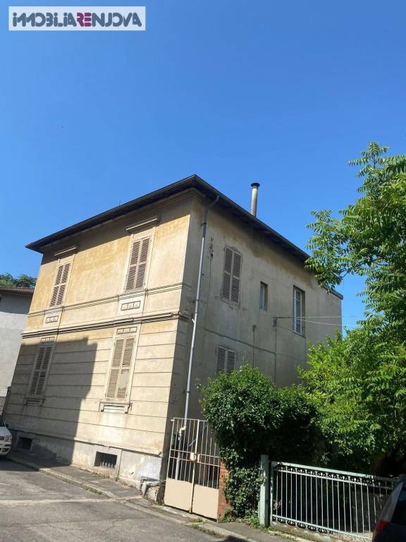 casa indipendente in vendita a Terni