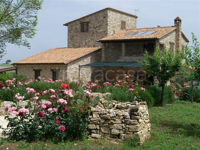 casa indipendente in vendita a Terni