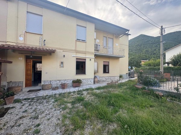 appartamento in vendita a Terni in zona Marmore