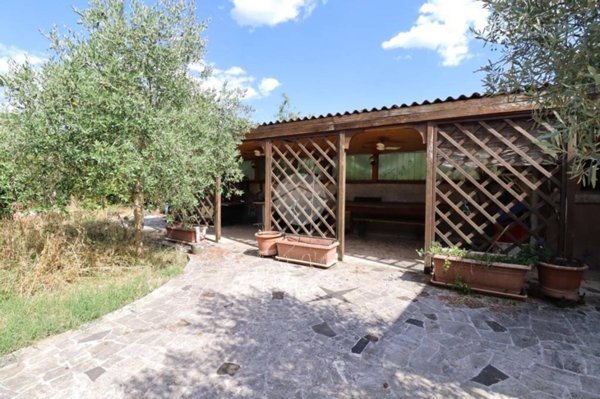 casa indipendente in vendita a Terni in zona Vocabolo Valenza
