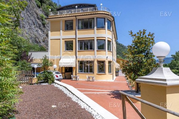 villa in vendita a Terni in zona Marmore