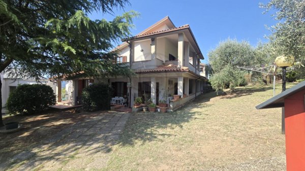 casa indipendente in vendita a Terni in zona Piedimonte