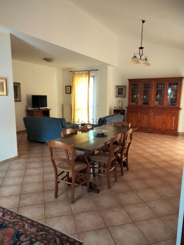 casa indipendente in vendita a Terni