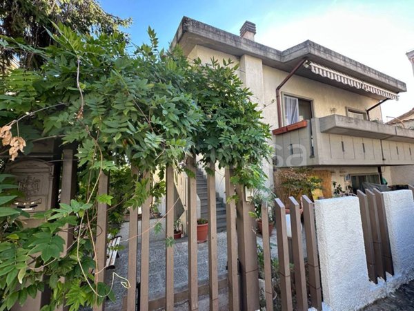casa indipendente in vendita a Terni in zona Rivo