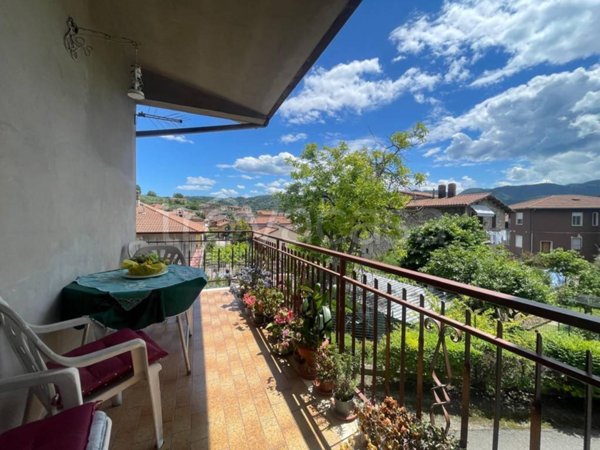 casa indipendente in vendita a Terni