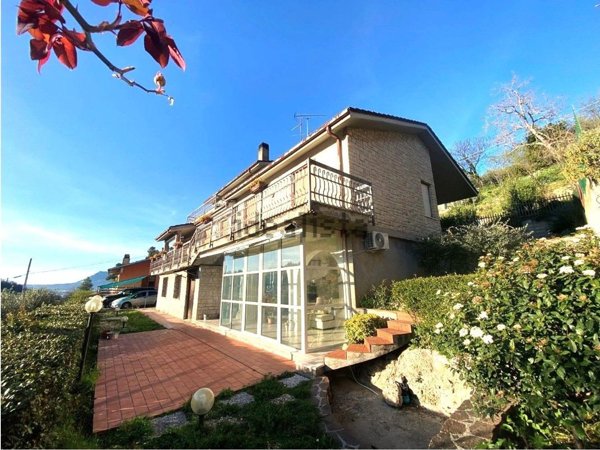 casa indipendente in vendita a Terni in zona Vocabolo Valenza