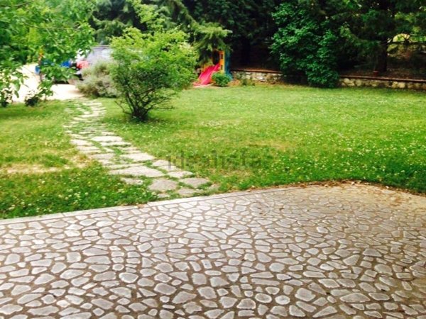 casa indipendente in vendita a Terni