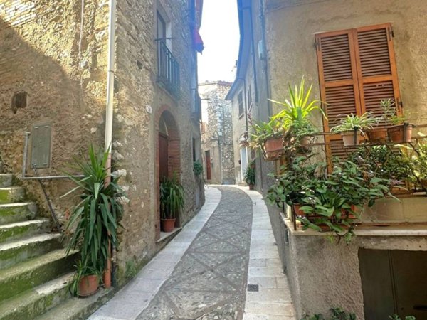 appartamento in vendita a Terni in zona Marmore
