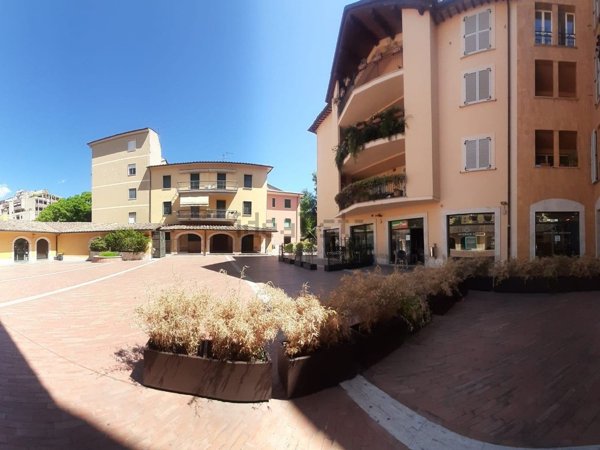 locale commerciale in vendita a Terni in zona Centro Città