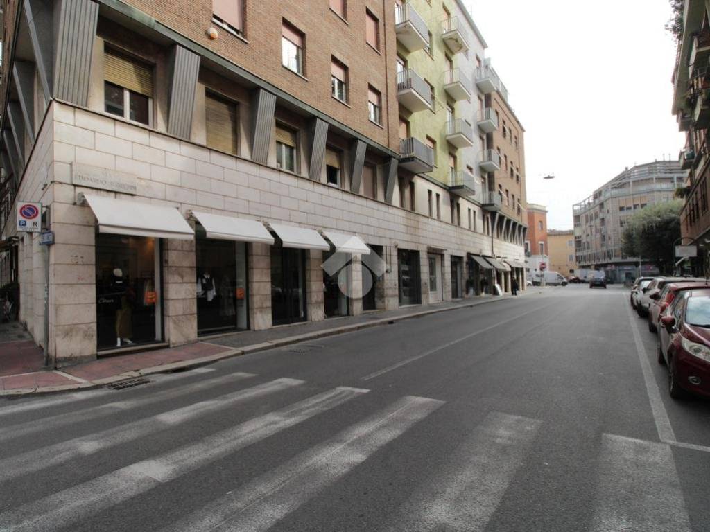 negozio in vendita a Terni in zona Centro Città
