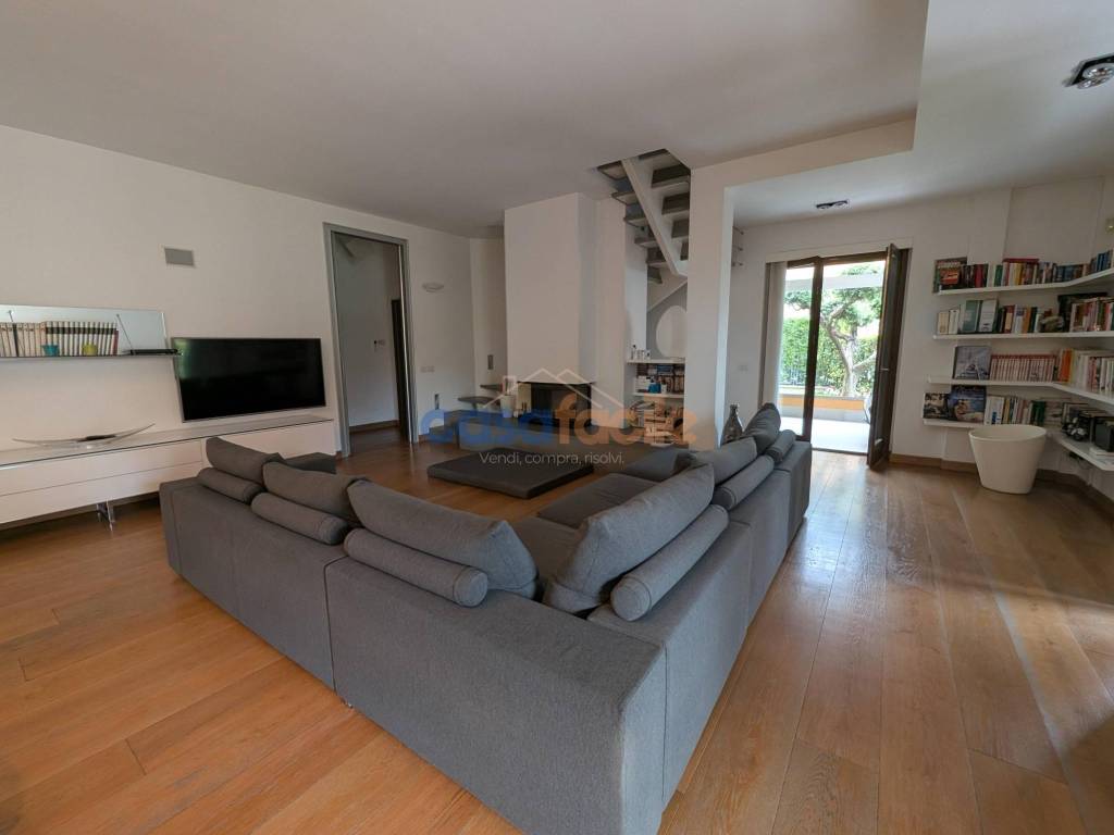 casa indipendente in vendita a Terni in zona Rivo