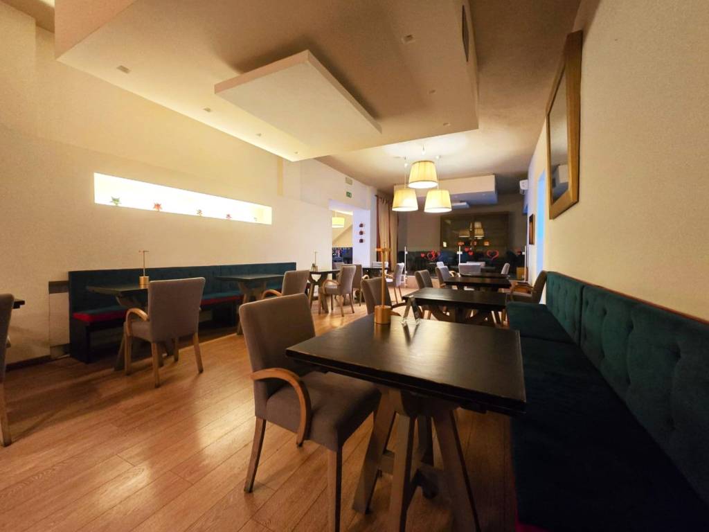 locale commerciale in vendita a Terni in zona Centro Città