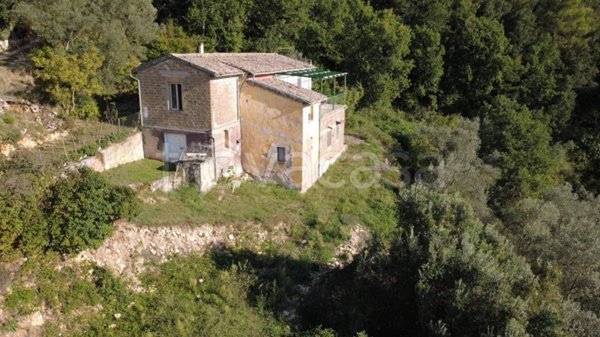 casa indipendente in vendita a Terni