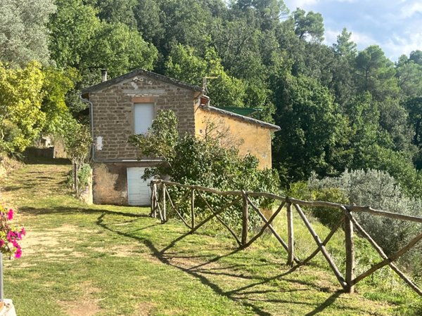 casa indipendente in vendita a Terni