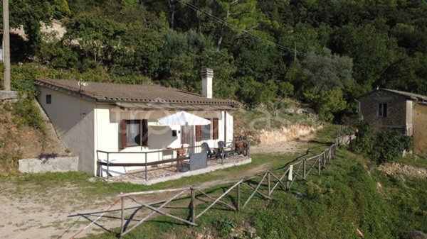 casa indipendente in vendita a Terni