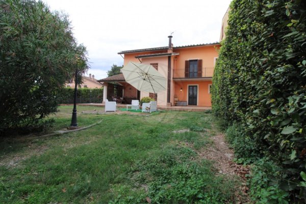 casa indipendente in vendita a Terni