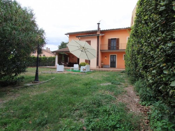 casa indipendente in vendita a Terni