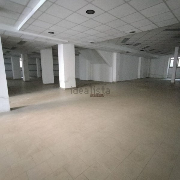 locale di sgombero in vendita a Terni